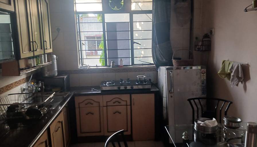 makarand's room