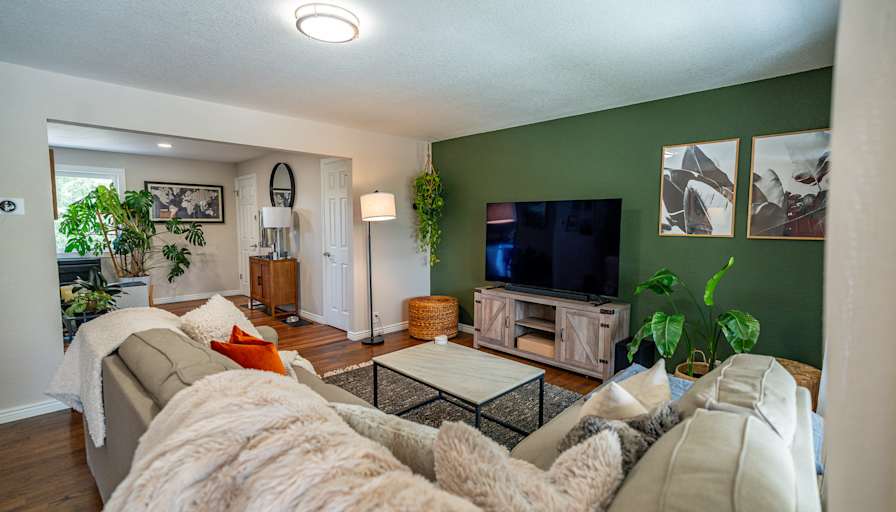 HomeCrew's room