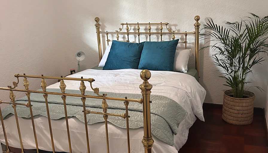 Vernon's room