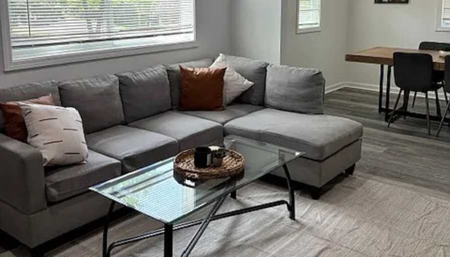 Alcove Rooms's room