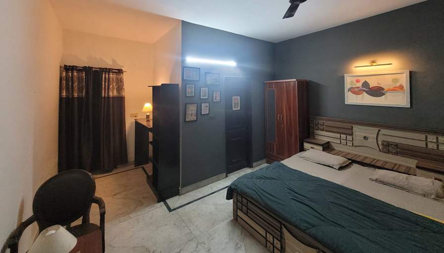 Himanshu Malik's room