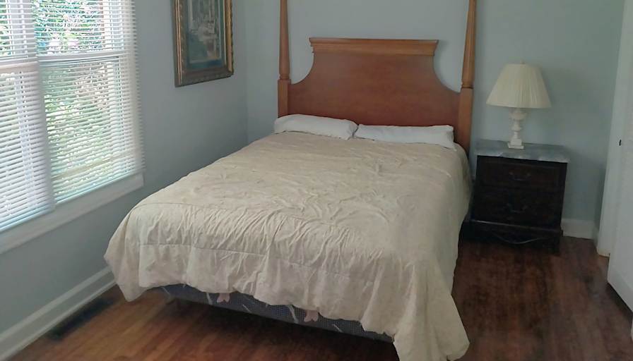Deirtre's room