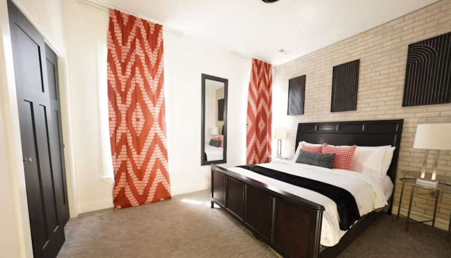Zara's room