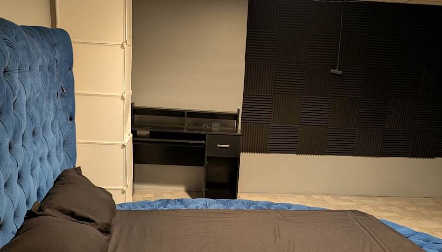Jose's room