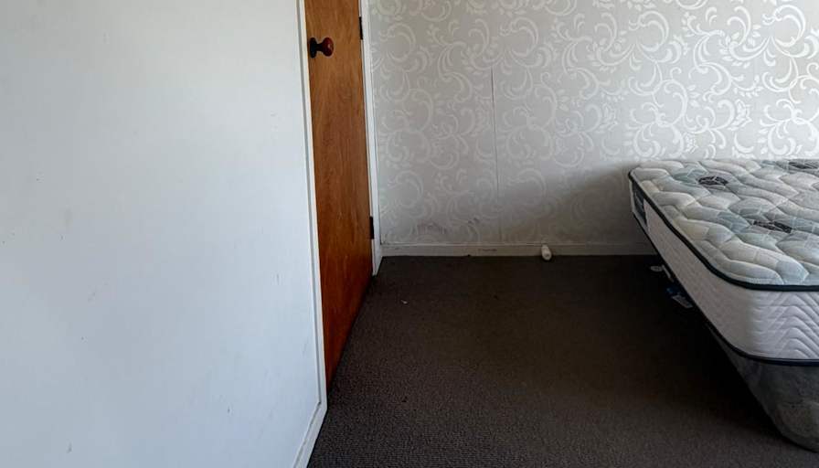 Nav's room