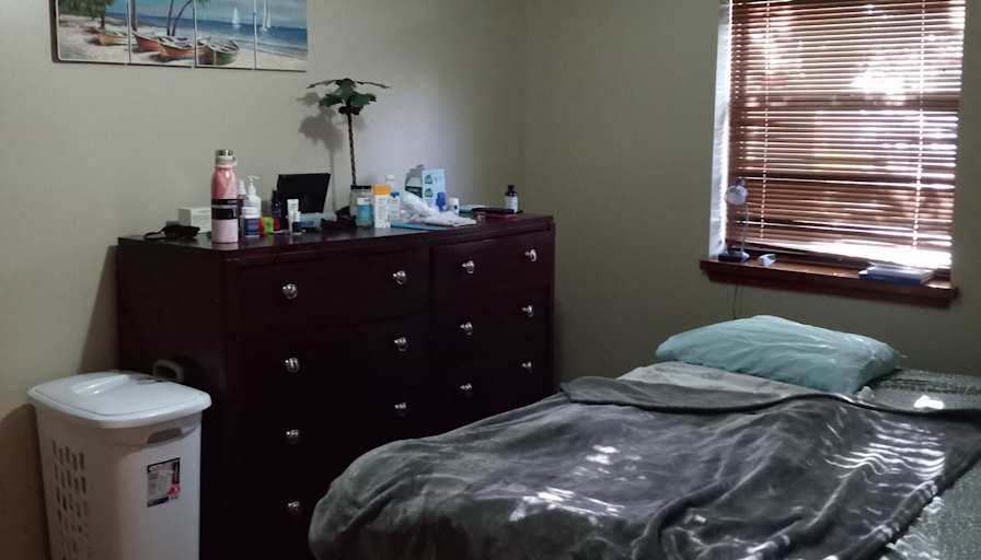 Alicia's room