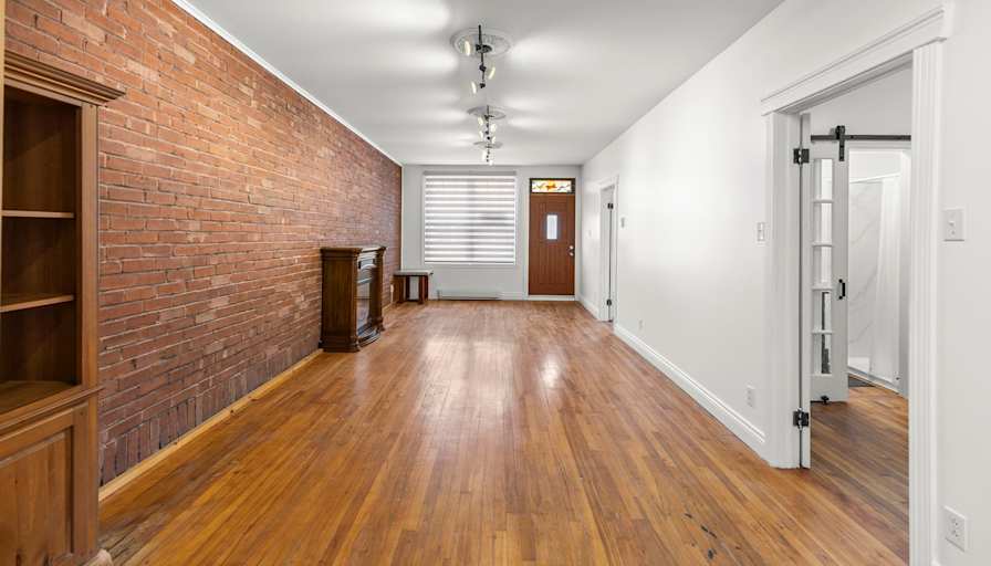 Cassandra Dare's room