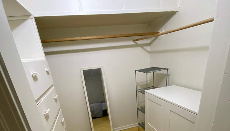 Hans's room