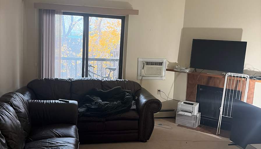 Khushbu Patel's room