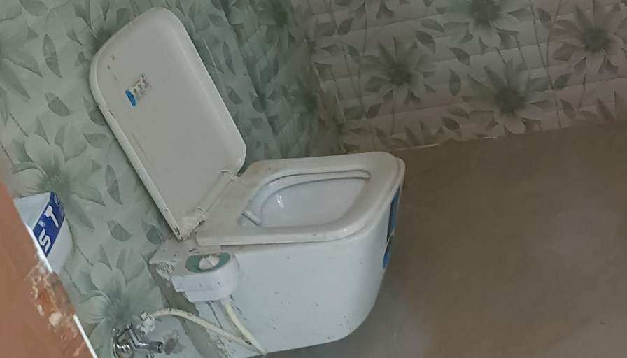 Som Tripathi's room