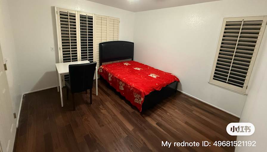 Lisa Z's room