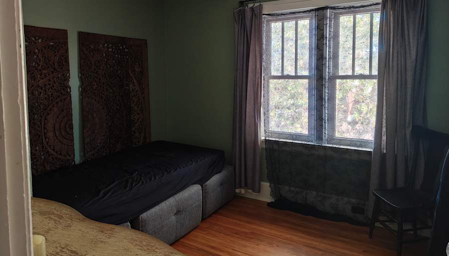 Foster's room