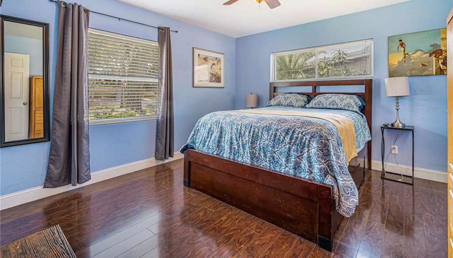 Giovanny's room
