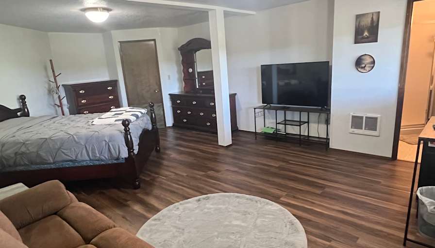 Glesy Thompson's room