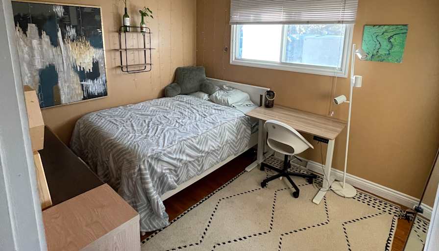 J Francisco Rivera's room