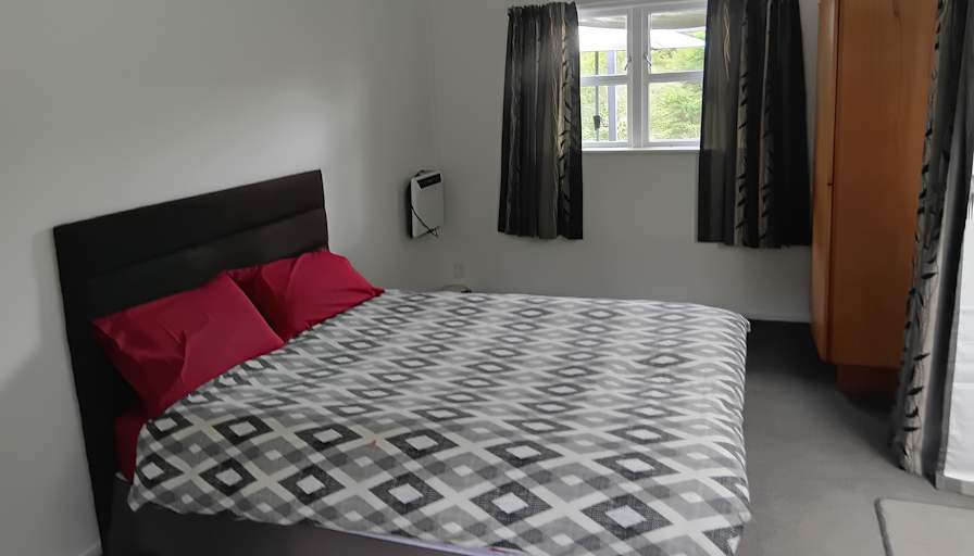 Carl Bond's room
