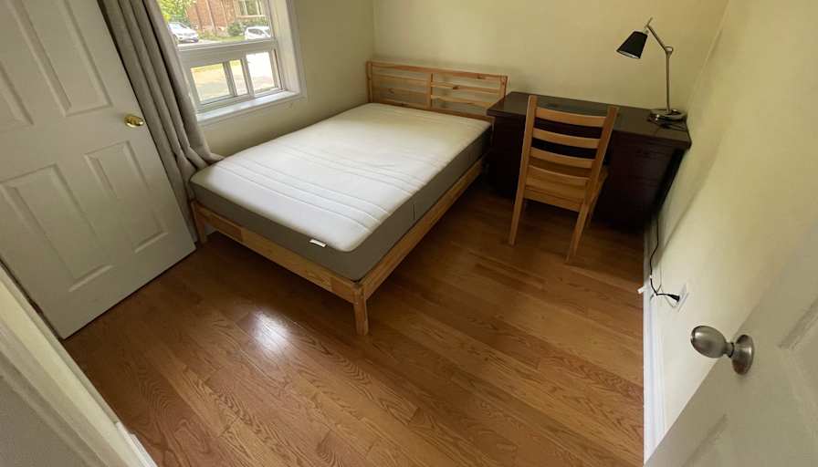 ishouse's room
