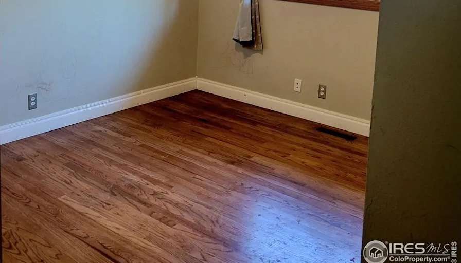 Thomas's room