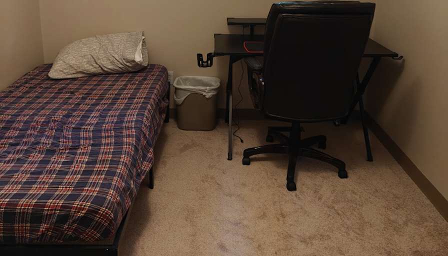 Youssef Luke Khanjari's room