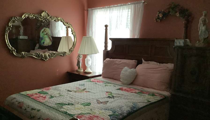 Lucia's room