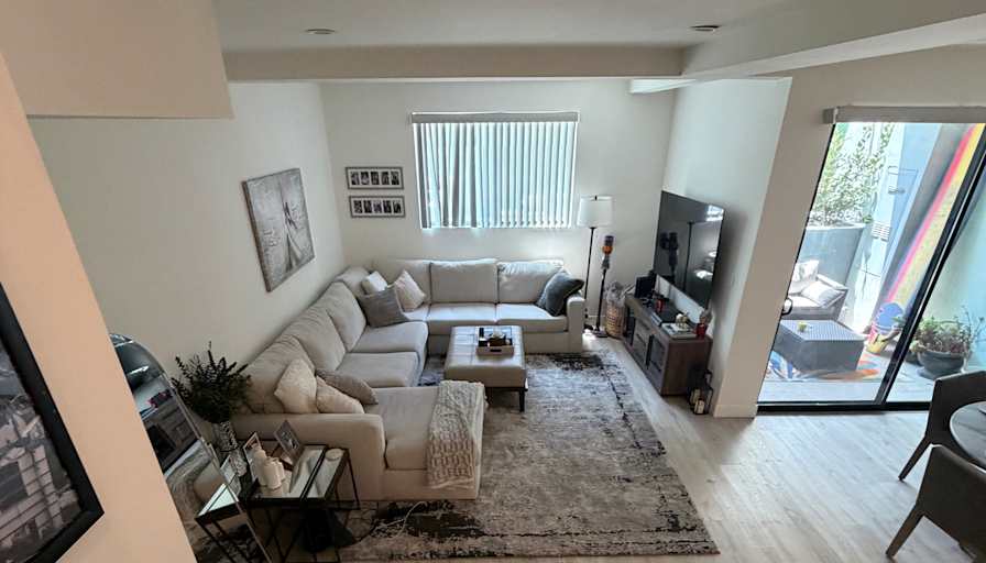 Nadia Zadeh's room
