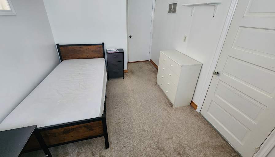 SAMRATH's room