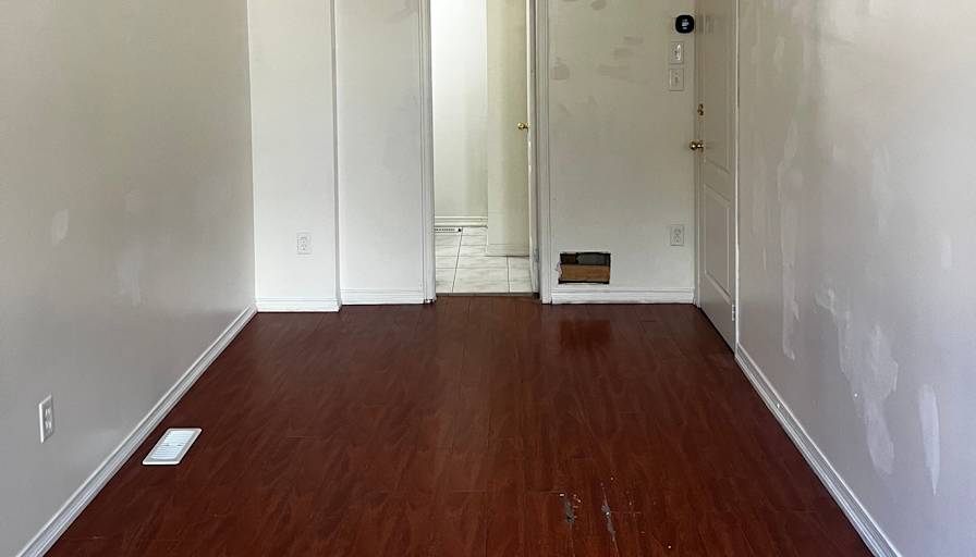 Henry Nguyen's room