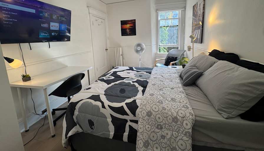 Alona's room