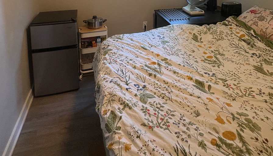 Cay's room