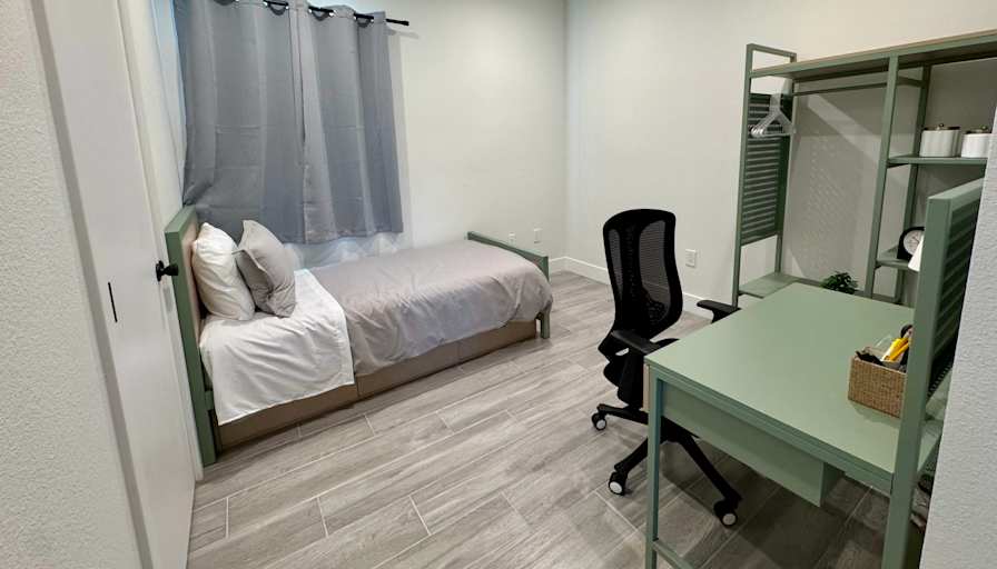 Yenglik Aubakirova's room