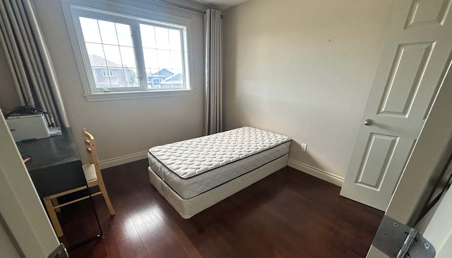 Tom Zhang's room
