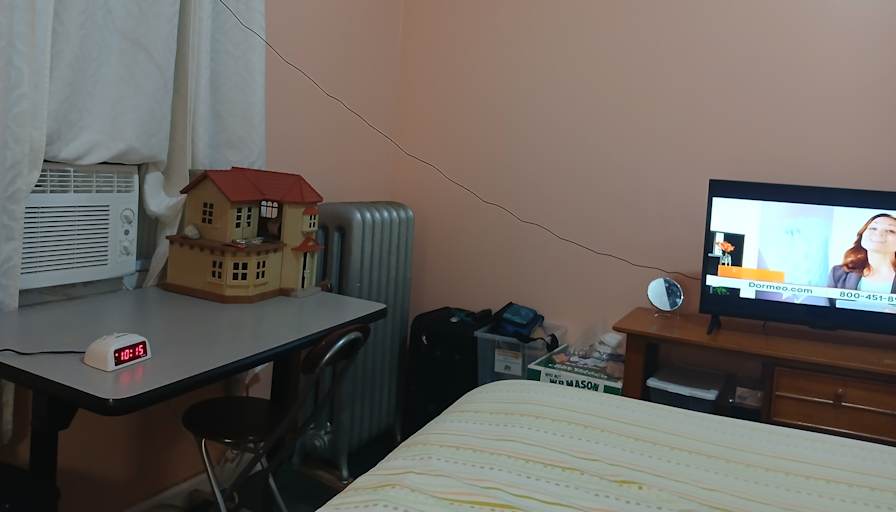 LETICIA's room