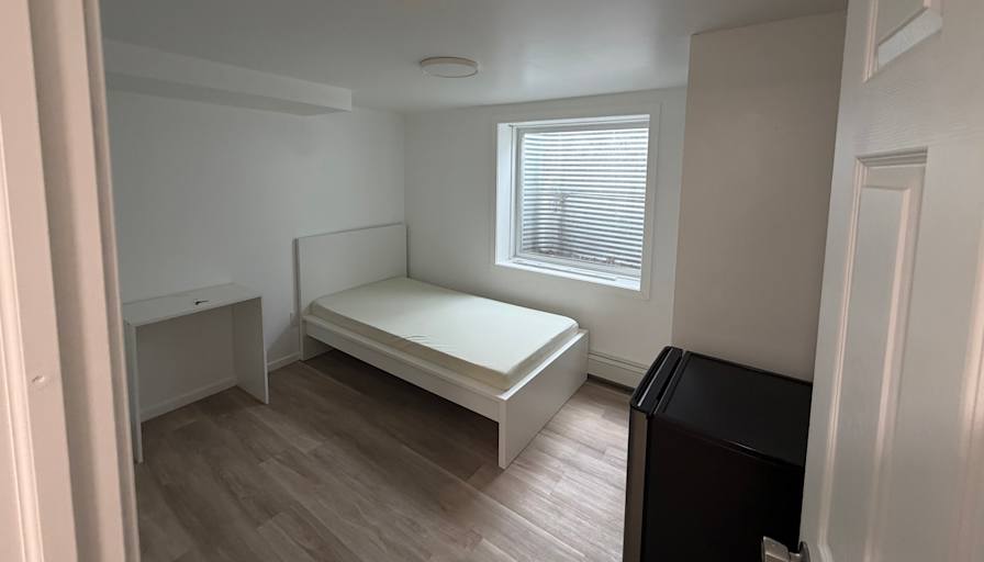 Ahsan Akhlaque's room