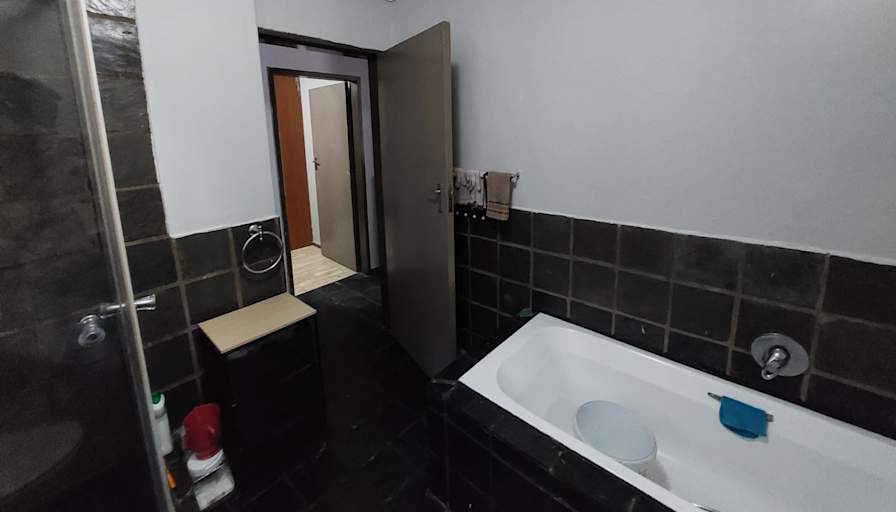 Nontobeko's room