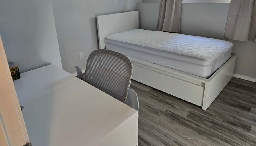Boun's room