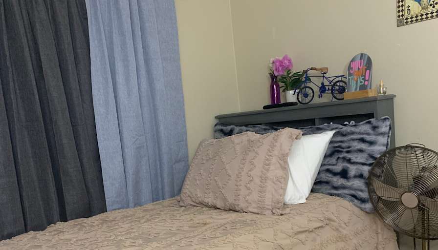 Dayanitza's room