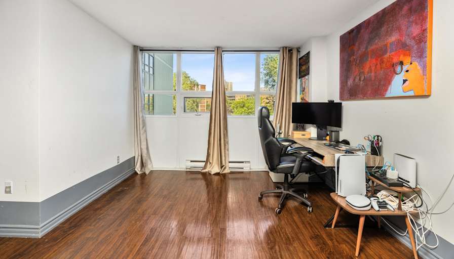 Bob's room