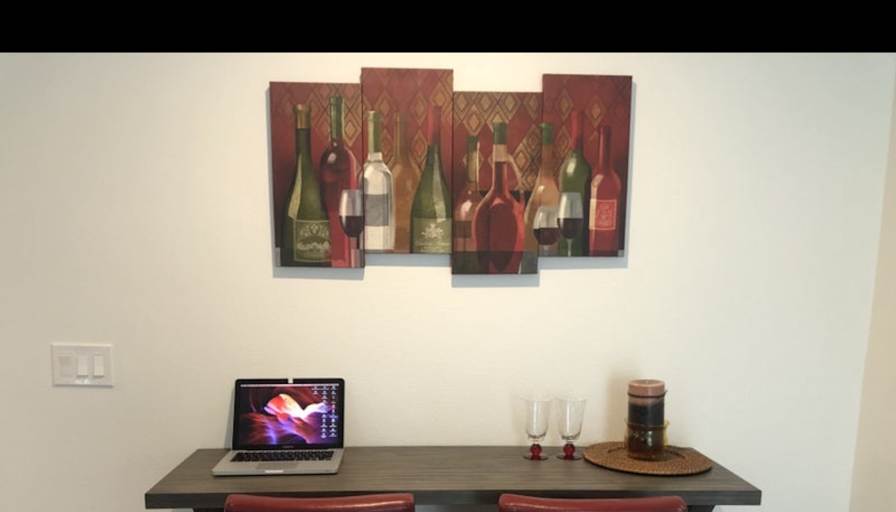 Damien D's room
