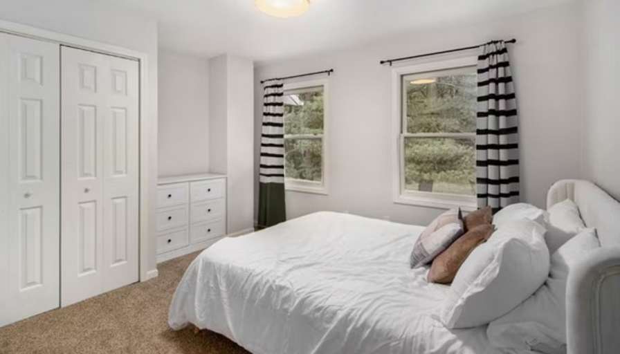Donna's room
