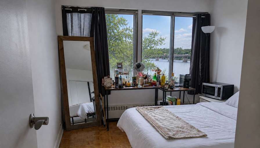 April-Anna Bremers's room