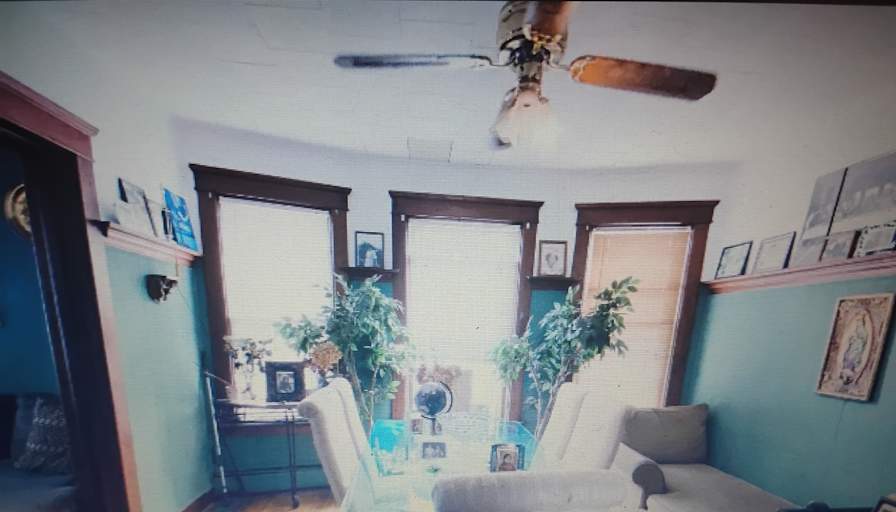 Lee's room