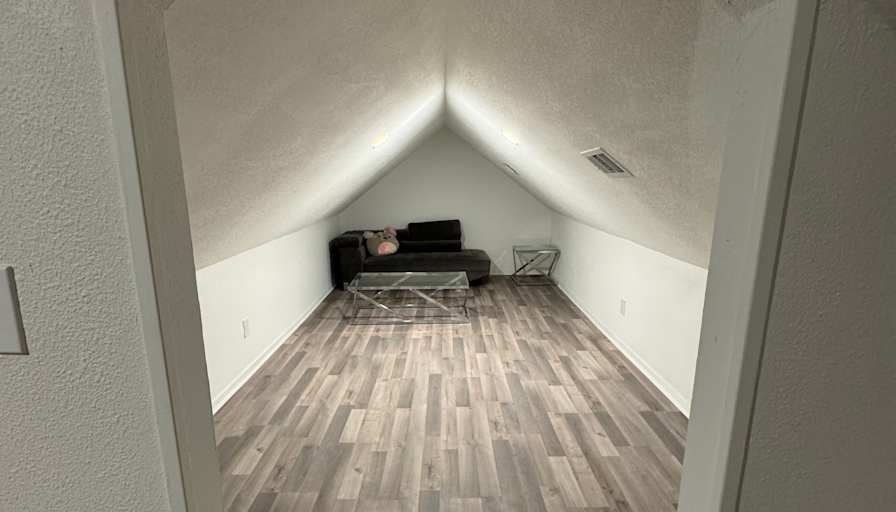 Gaby Aguilar's room