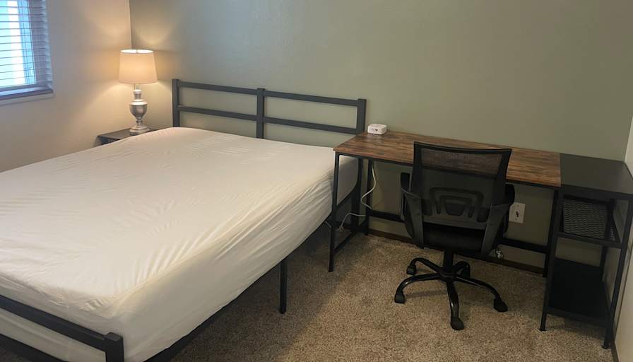 Claudia Davis's room