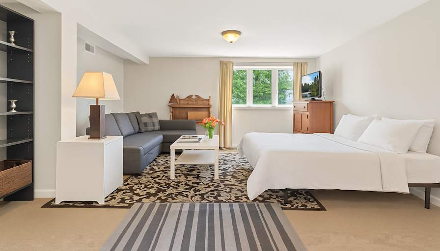 Tom (Langara Share House)'s room