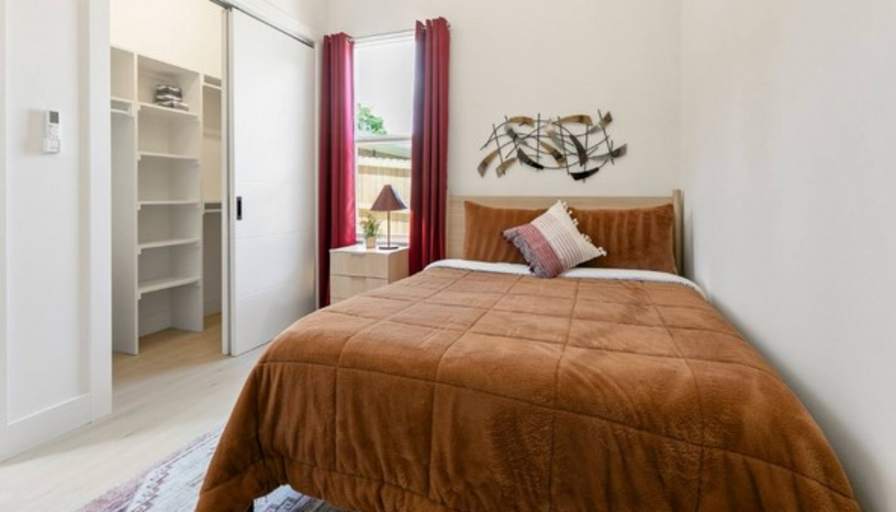Linda's room