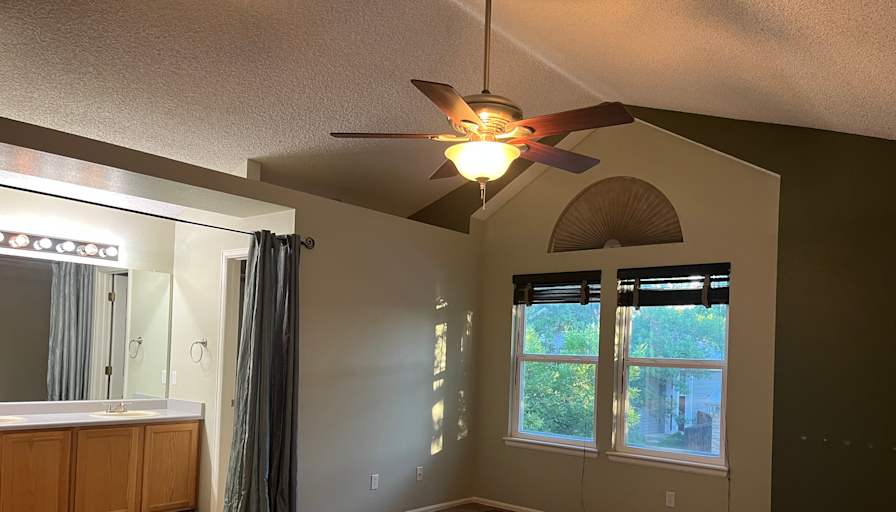 Tom's room