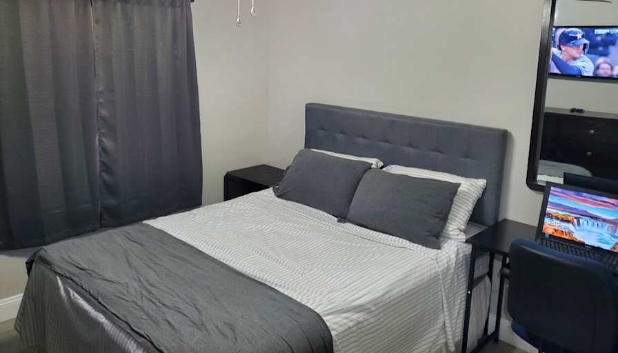 Jason Bryan, Realtor's room