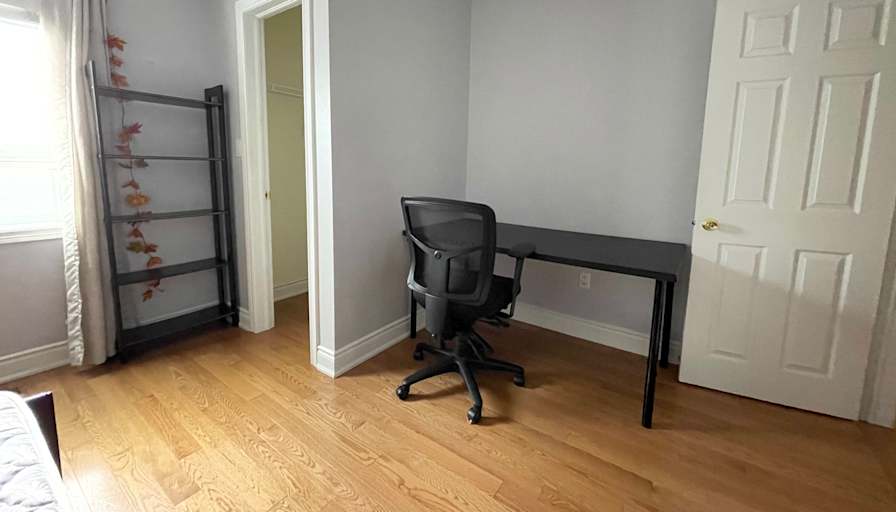 ishouse's room