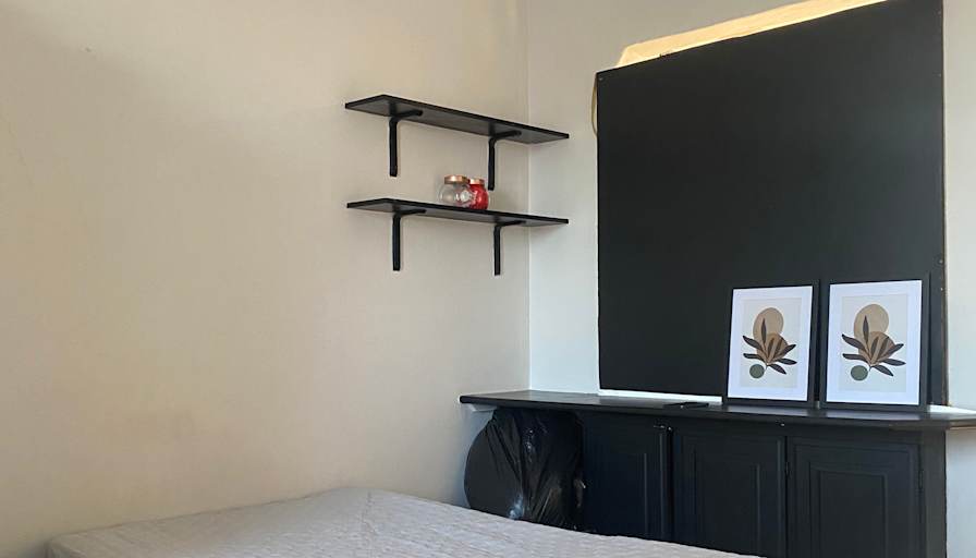 Ayanda Ndamase's room