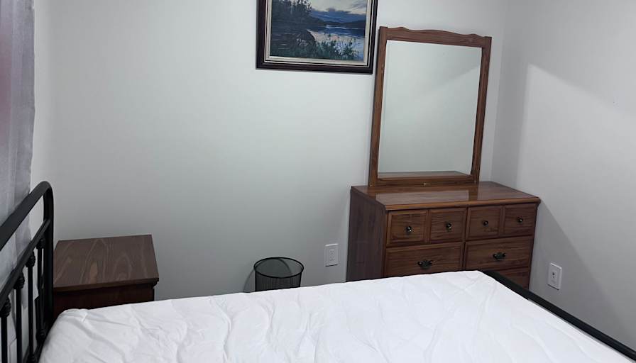 Dee's room